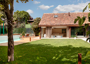 House in exclusive residential area, Conde de Orgaz